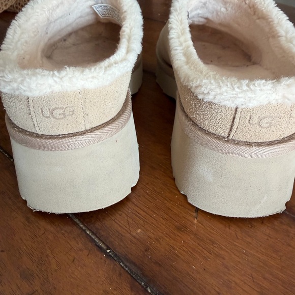 UGG Women's Tan Suede Mules - Picture 6 of 9